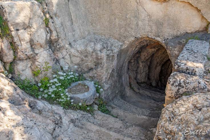 Митраистский тоннель в Арсамее на Нимфее