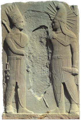 Царь Антиох I (слева) и Митра, рельеф Немруд-даг