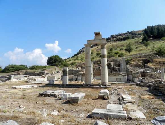Руины храма Домициана, Эфес