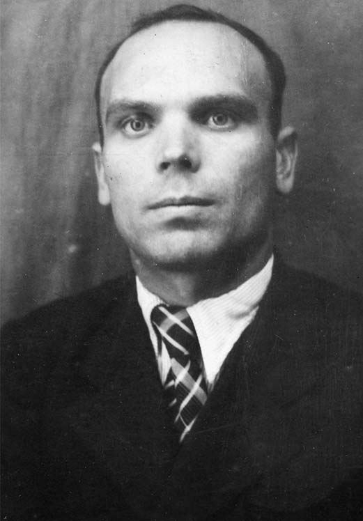 КАЗАКОВ Александр Порфирьевич (24.08.1922 – 9.09.2002)