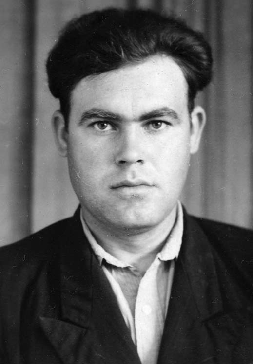 СУШКОВ Валентин Дмитриевич (род. 1.04.1931)