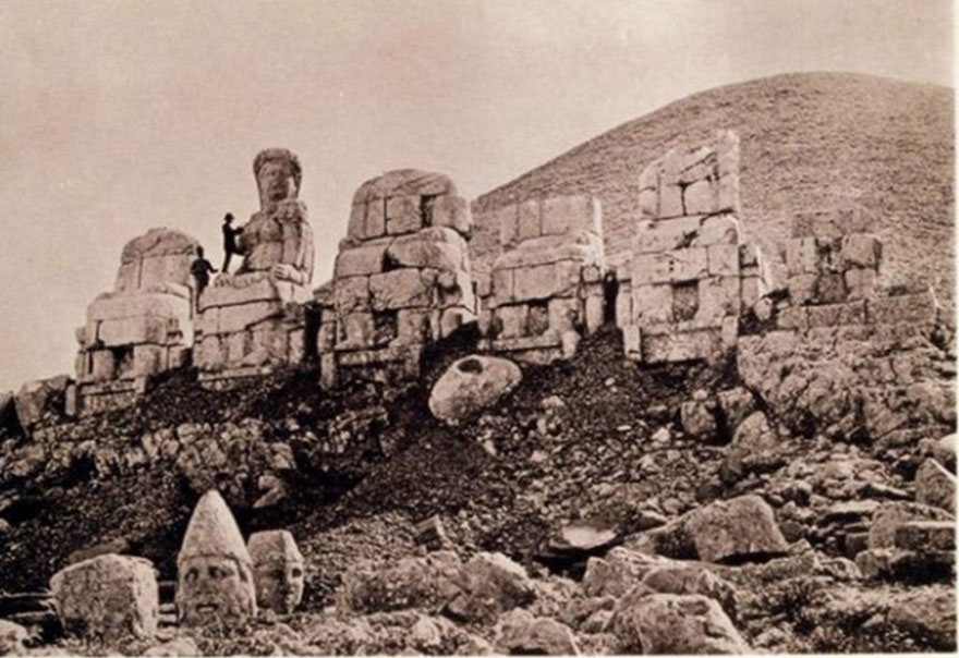 Архитекторы Humann и Puchstein на раскопках Немрутдаг (1890, V.2, Группа 24)