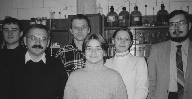 Группа П.Н. Нестеренко (лаборатория хроматографии) в 2000-х годах. Слева направо: В.И. Скорняков, П.Н. Нестеренко, П.А. Кебец, М.А. Рыбалко, Е.П. Нестеренко, А.В. Иванов.